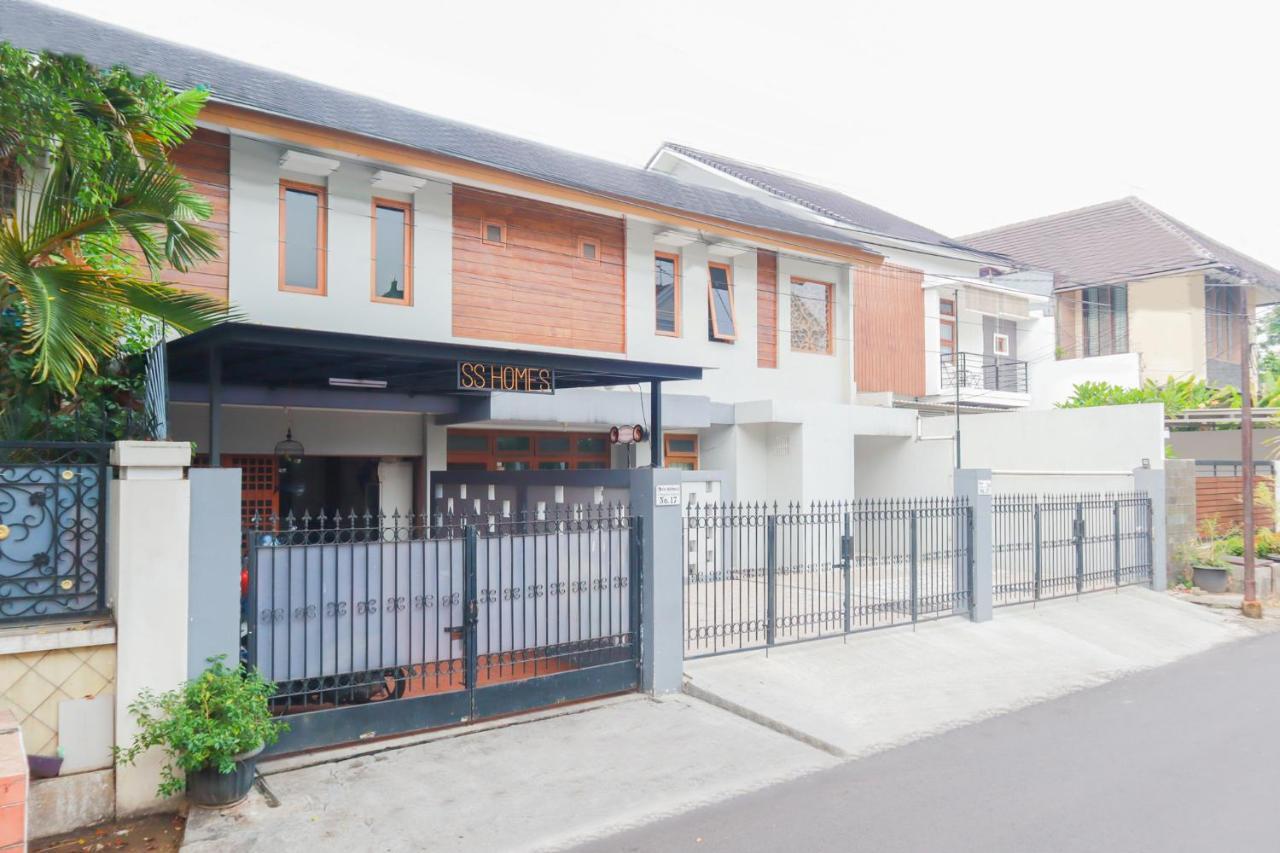 Oyo 2196 Ss Homes Jacarta Exterior foto