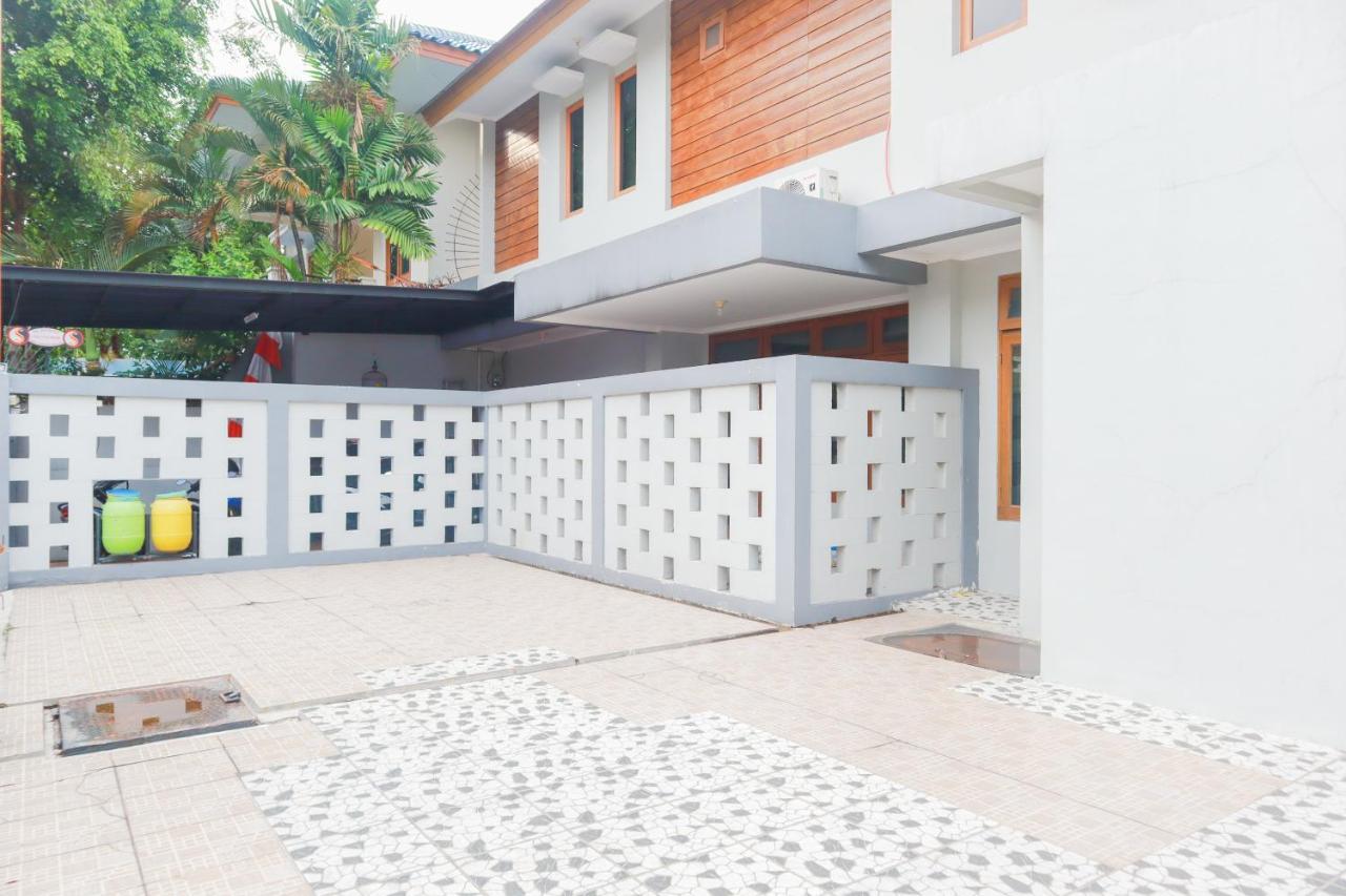 Oyo 2196 Ss Homes Jacarta Exterior foto