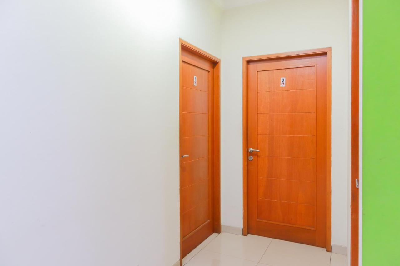 Oyo 2196 Ss Homes Jacarta Exterior foto